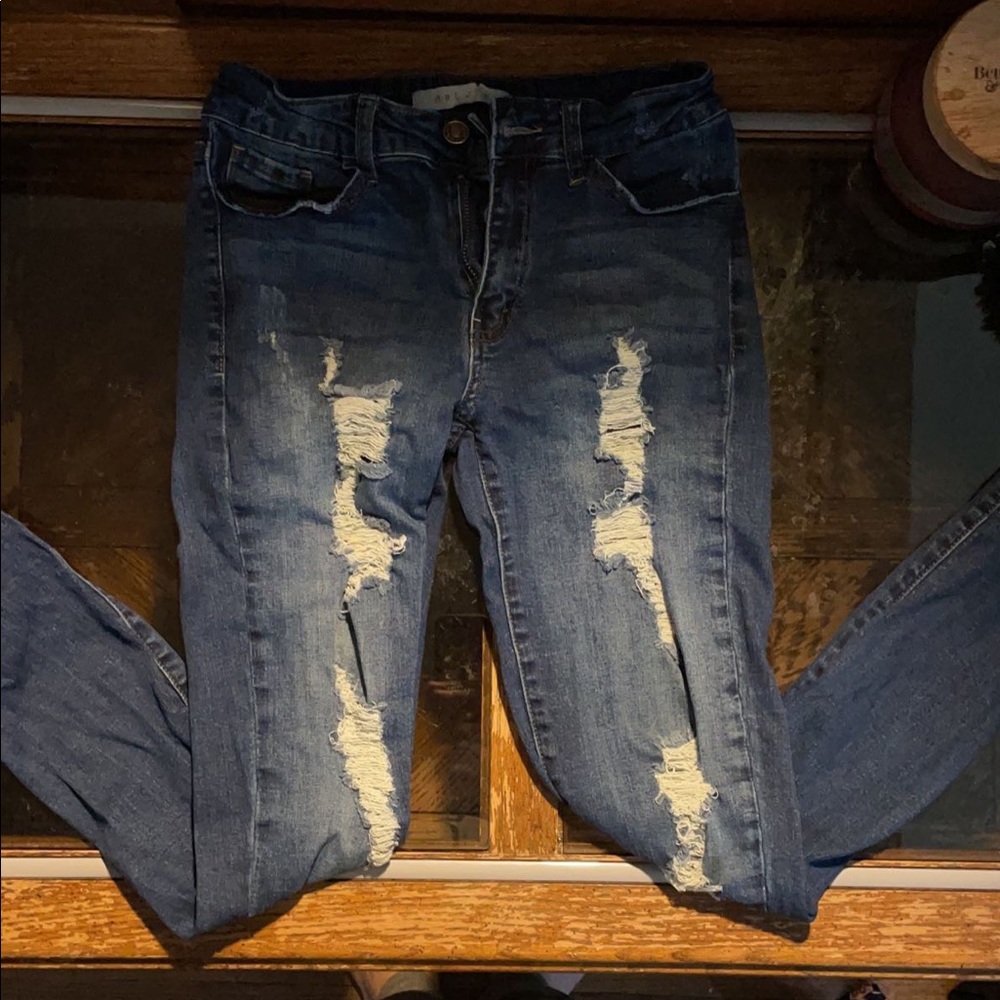 Ripped jeans size 6